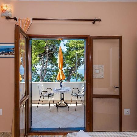 Apartments Verica - 15 M From Beach Krilo Екстериор снимка