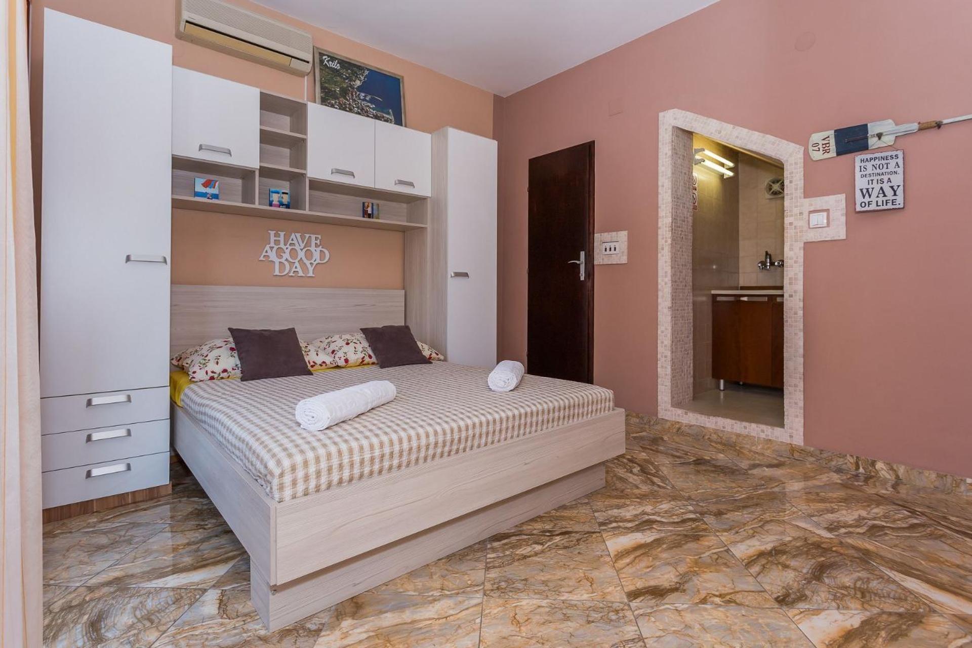 Apartments Verica - 15 M From Beach Krilo Екстериор снимка