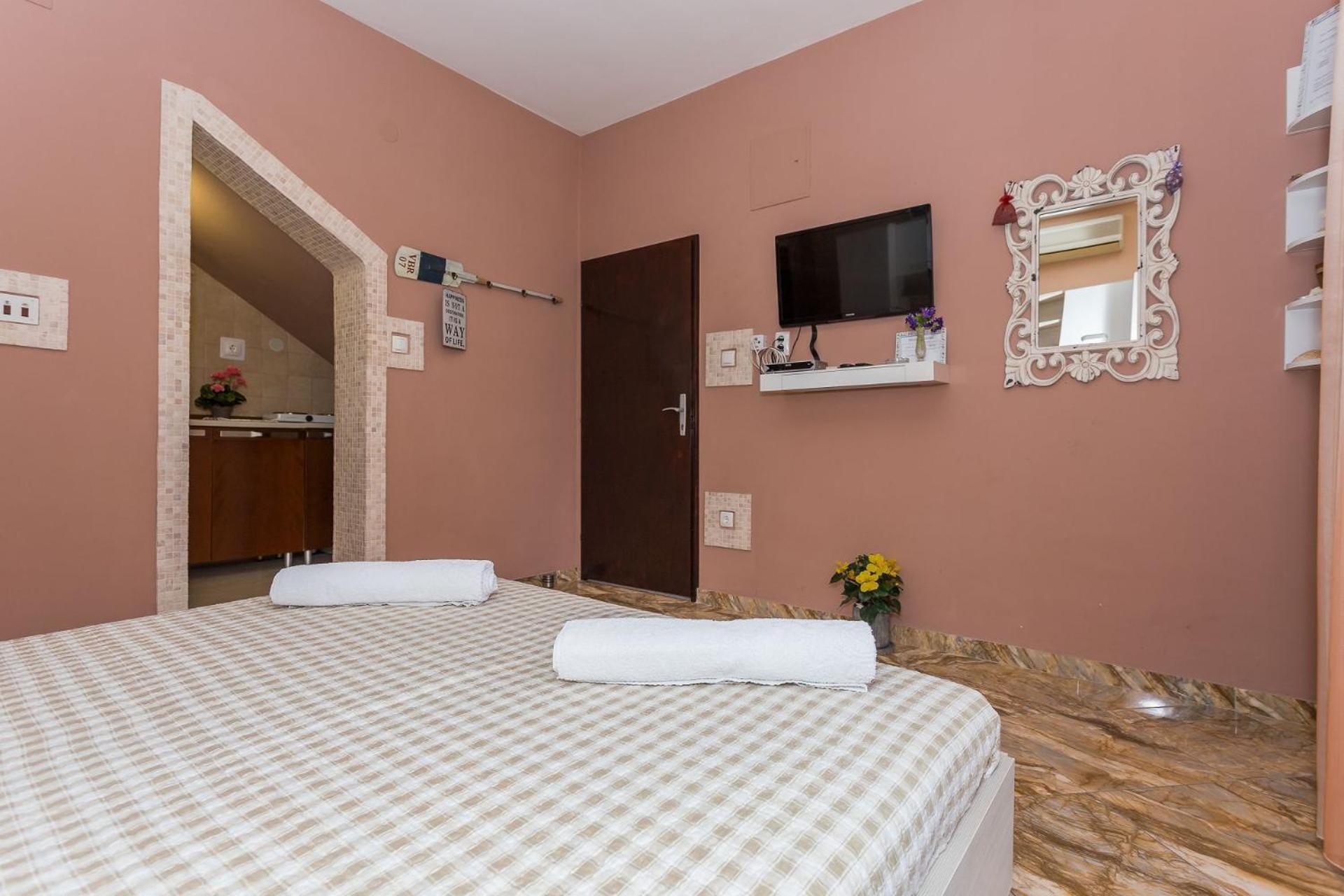 Apartments Verica - 15 M From Beach Krilo Екстериор снимка